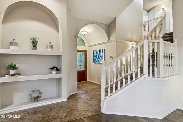 6092 LOS SIGLOS Drive, El Paso, TX 79912