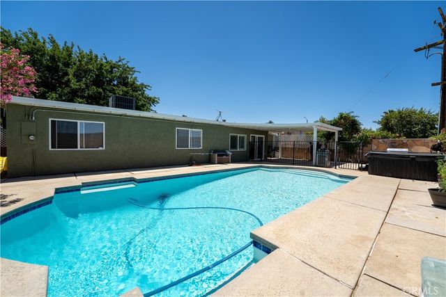 2501 E Avenue R4, Palmdale, CA 93550