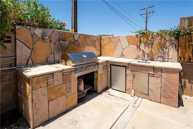 2501 E Avenue R4, Palmdale, CA 93550