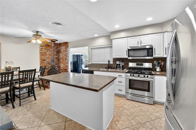 2501 E Avenue R4, Palmdale, CA 93550