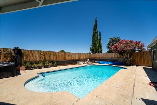 2501 E Avenue R4, Palmdale, CA 93550