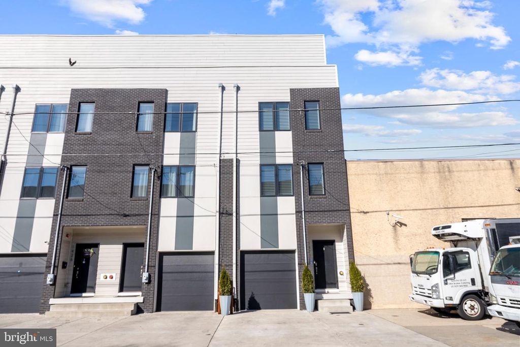 1422 S FRONT ST, Philadelphia, PA 19147