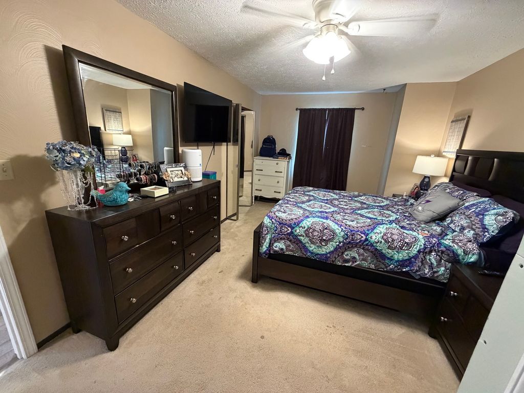 Image 15 of property listing at 150 Woodland Drive, Salem, IL 62881