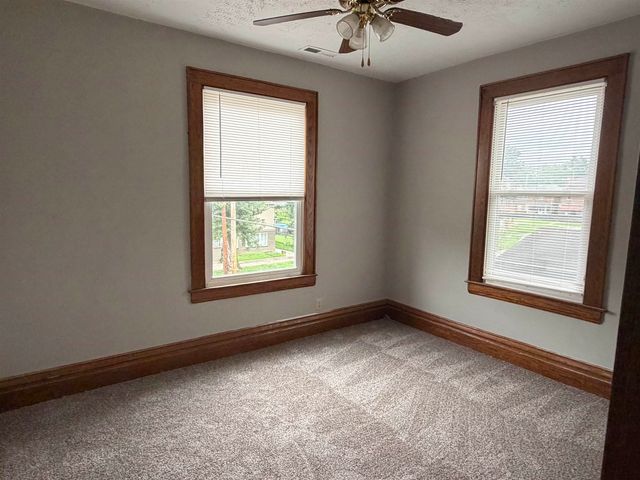 919 12th St, Huntington, WV 25701