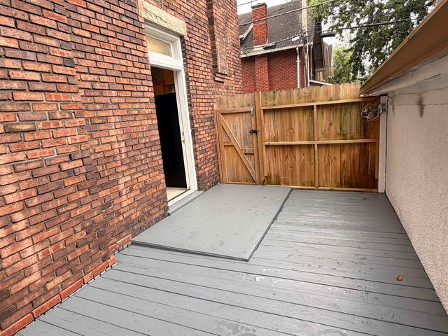 919 12th St, Huntington, WV 25701