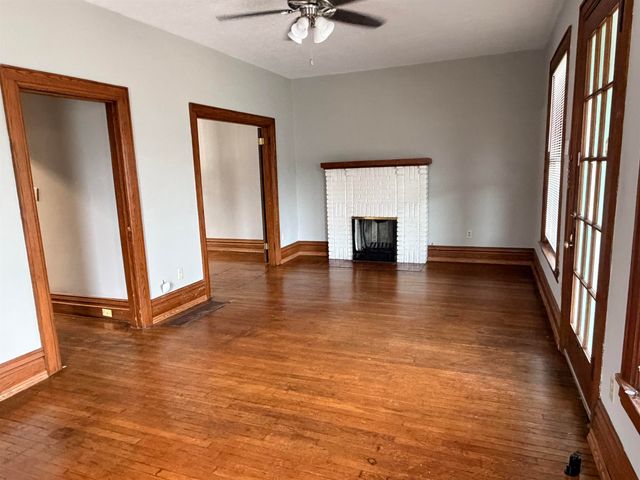 919 12th St, Huntington, WV 25701