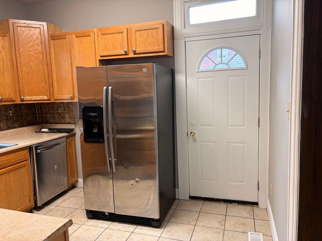 919 12th St, Huntington, WV 25701