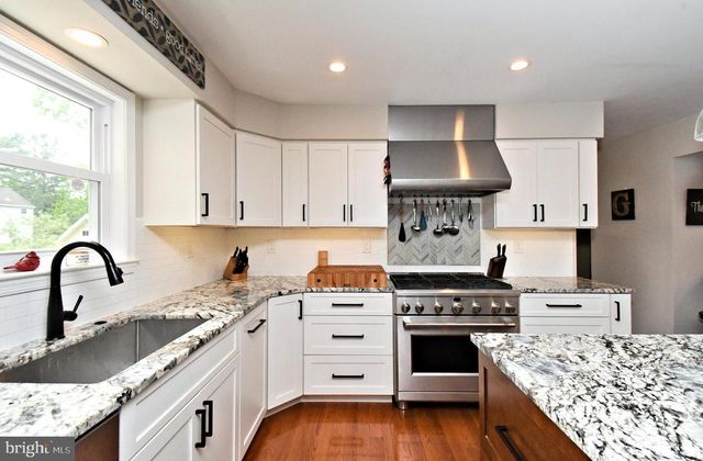 105 PAULINE CIR, Lansdale, PA 19446