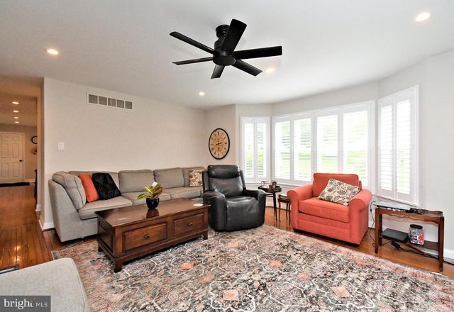105 PAULINE CIR, Lansdale, PA 19446