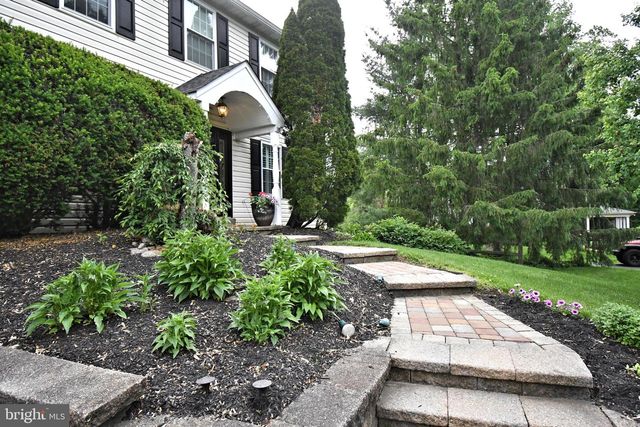 105 PAULINE CIR, Lansdale, PA 19446