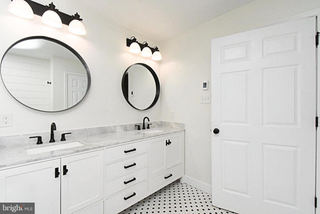 105 PAULINE CIR, Lansdale, PA 19446