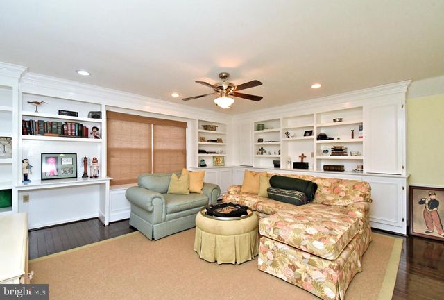 105 PAULINE CIR, Lansdale, PA 19446