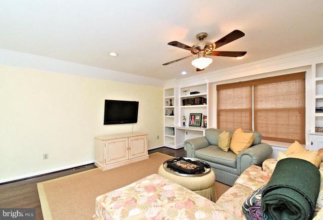 105 PAULINE CIR, Lansdale, PA 19446