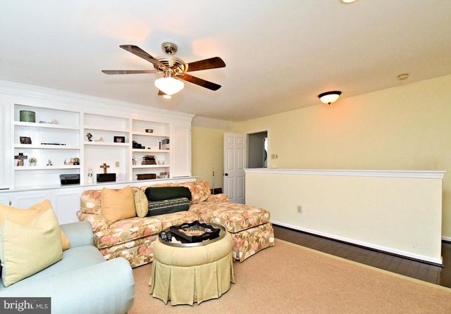 105 PAULINE CIR, Lansdale, PA 19446