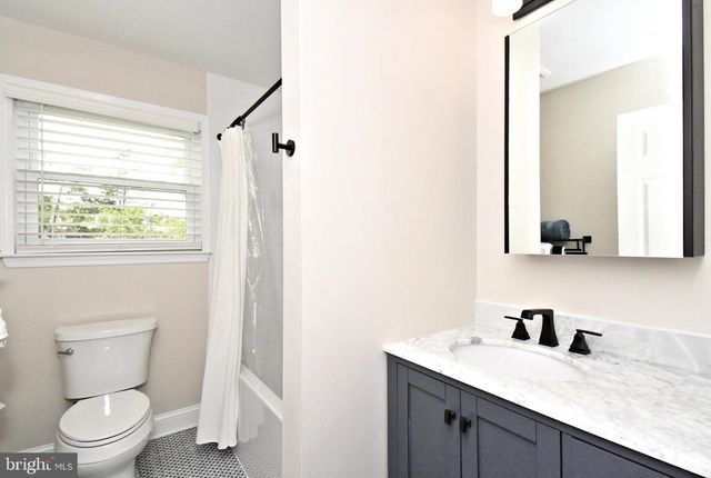 105 PAULINE CIR, Lansdale, PA 19446