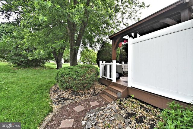 105 PAULINE CIR, Lansdale, PA 19446