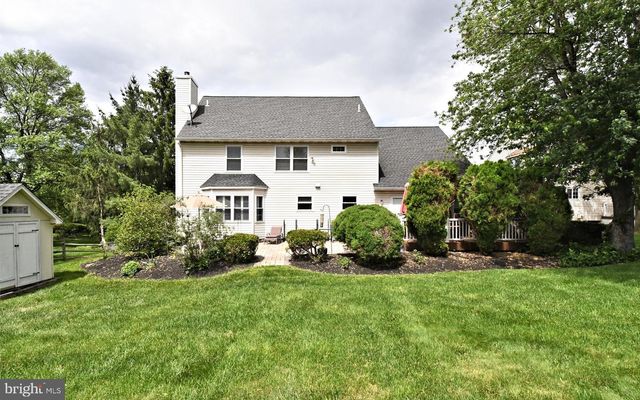 105 PAULINE CIR, Lansdale, PA 19446