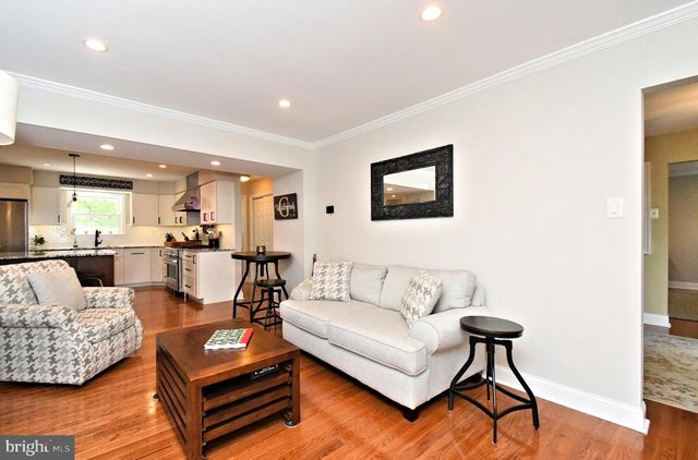 105 PAULINE CIR, Lansdale, PA 19446