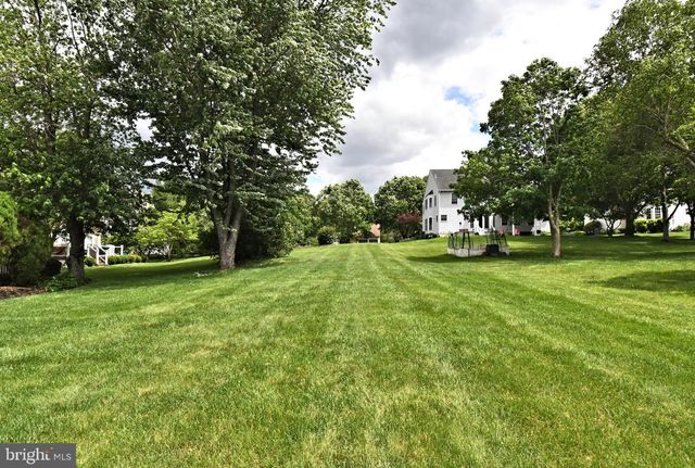 105 PAULINE CIR, Lansdale, PA 19446