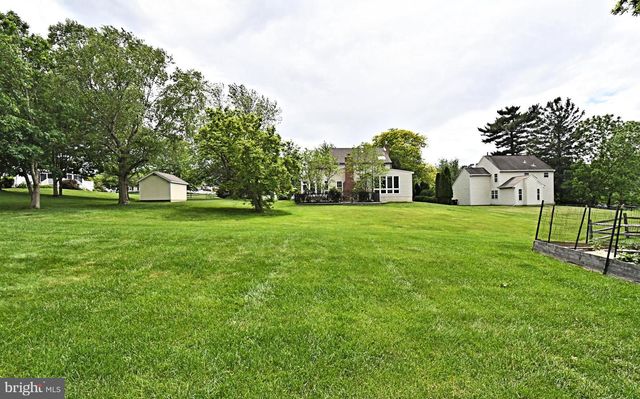 105 PAULINE CIR, Lansdale, PA 19446