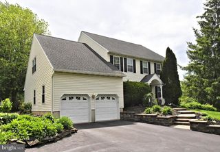 105 PAULINE CIR, Lansdale, PA 19446