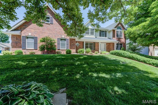 135 Huntington Park, St Charles, MO 63301