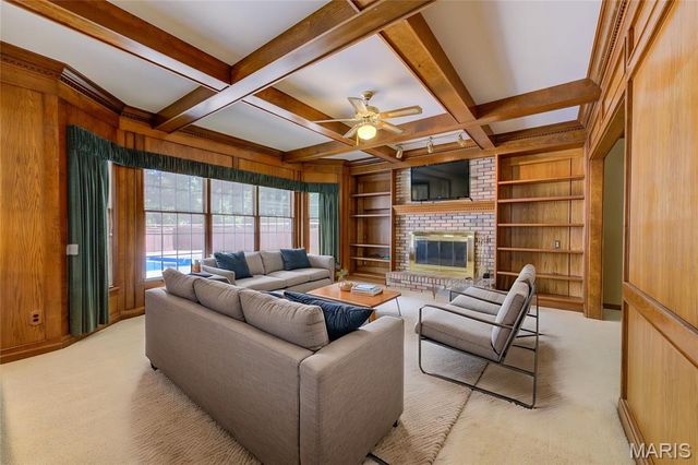135 Huntington Park, St Charles, MO 63301