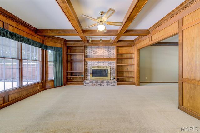 135 Huntington Park, St Charles, MO 63301