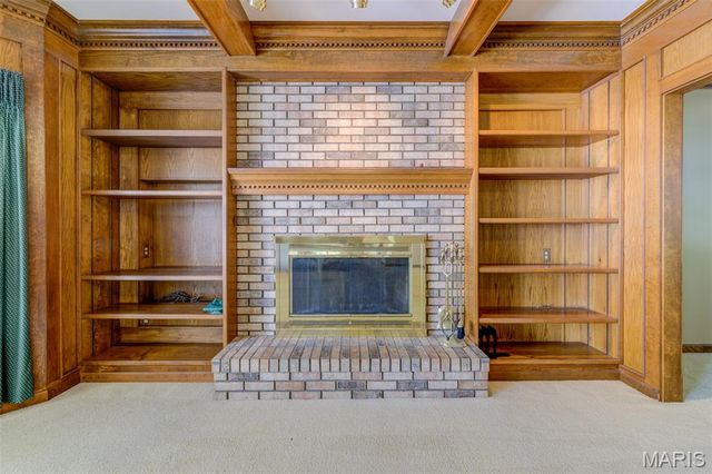 135 Huntington Park, St Charles, MO 63301
