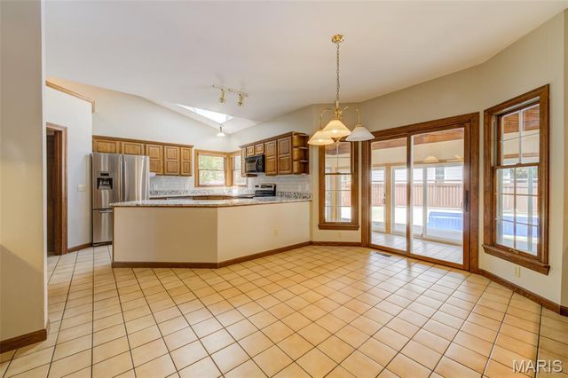 135 Huntington Park, St Charles, MO 63301