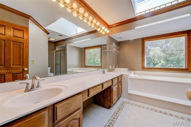 135 Huntington Park, St Charles, MO 63301