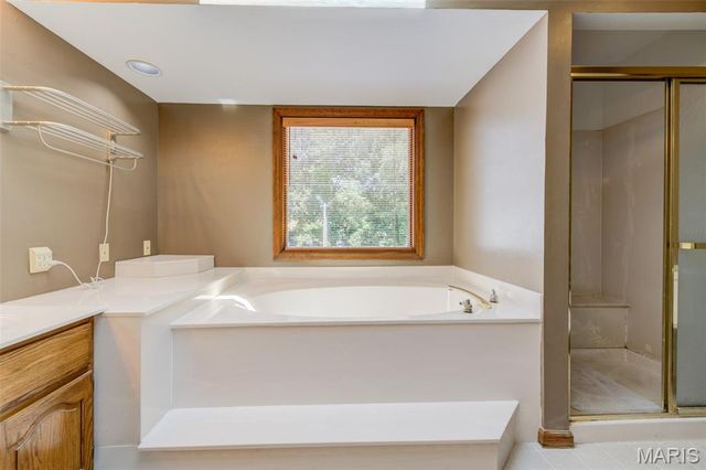 135 Huntington Park, St Charles, MO 63301