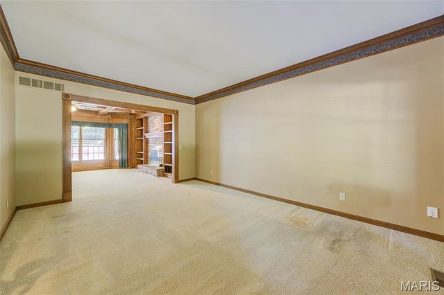135 Huntington Park, St Charles, MO 63301