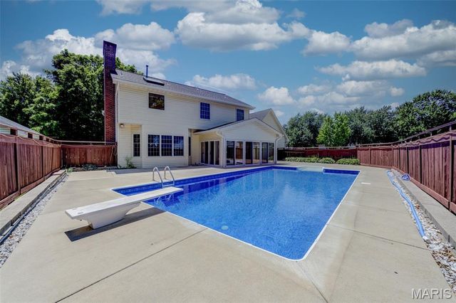 135 Huntington Park, St Charles, MO 63301