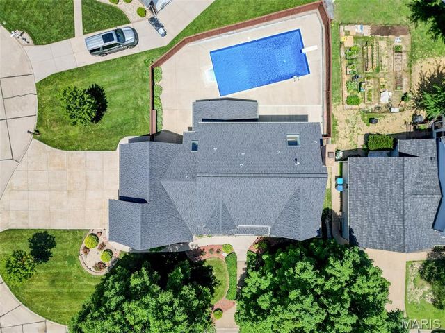 135 Huntington Park, St Charles, MO 63301