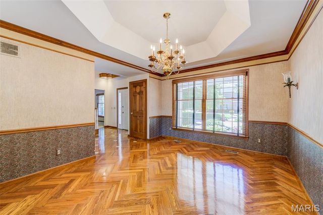 135 Huntington Park, St Charles, MO 63301