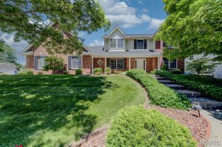 135 Huntington Park, St Charles, MO 63301
