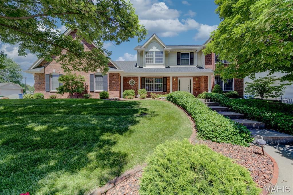 135 Huntington Park, St Charles, MO 63301