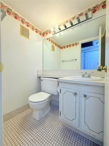 204 Oakridge M 204, Deerfield Beach, FL 33442