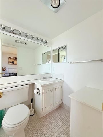 204 Oakridge M 204, Deerfield Beach, FL 33442