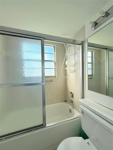 204 Oakridge M 204, Deerfield Beach, FL 33442