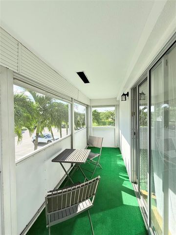 204 Oakridge M 204, Deerfield Beach, FL 33442