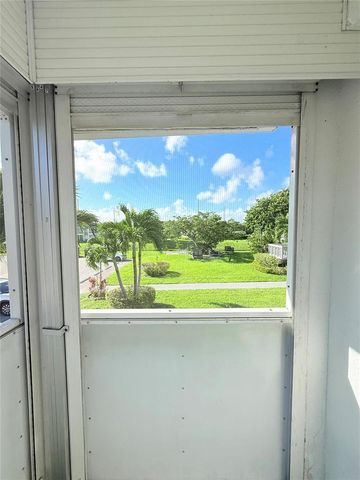 204 Oakridge M 204, Deerfield Beach, FL 33442