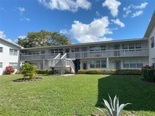 204 Oakridge M 204, Deerfield Beach, FL 33442