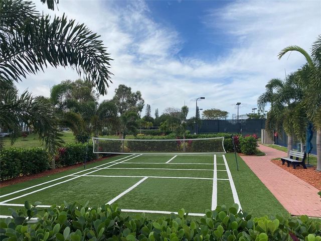 204 Oakridge M 204, Deerfield Beach, FL 33442