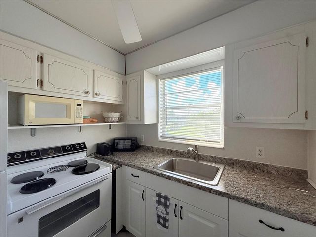 204 Oakridge M 204, Deerfield Beach, FL 33442