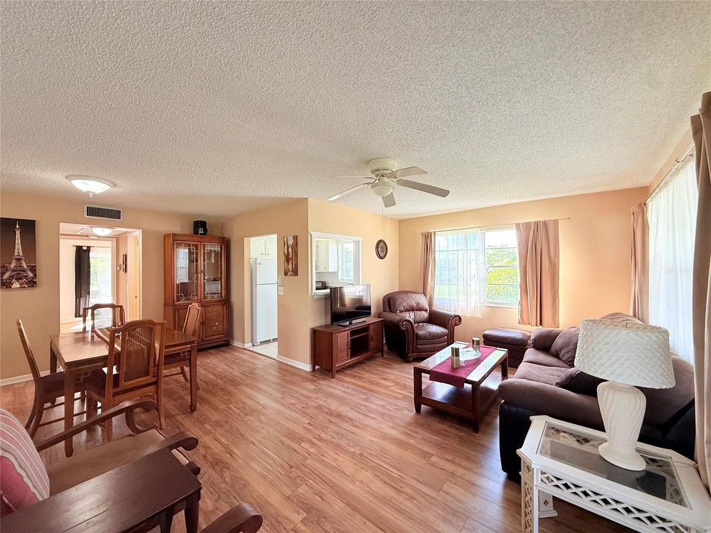 204 Oakridge M 204, Deerfield Beach, FL 33442