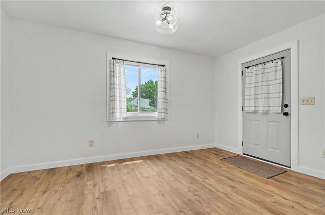 2622 Tallmadge Rd, Ravenna, OH 44266