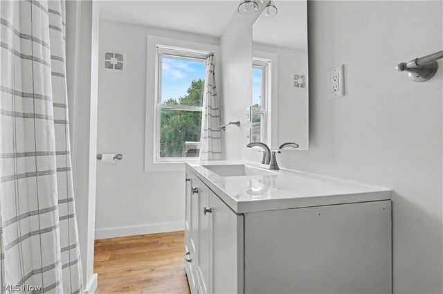 2622 Tallmadge Rd, Ravenna, OH 44266
