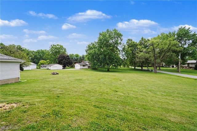 2622 Tallmadge Rd, Ravenna, OH 44266
